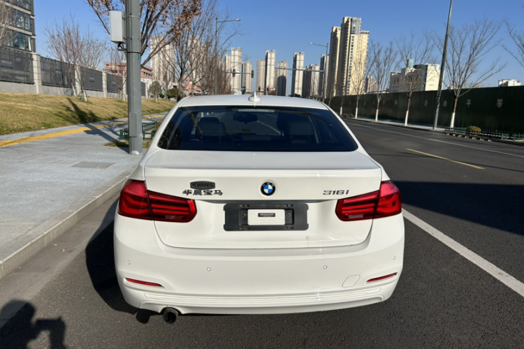 宝马3系 2016款 316i 时尚型车身外观6004