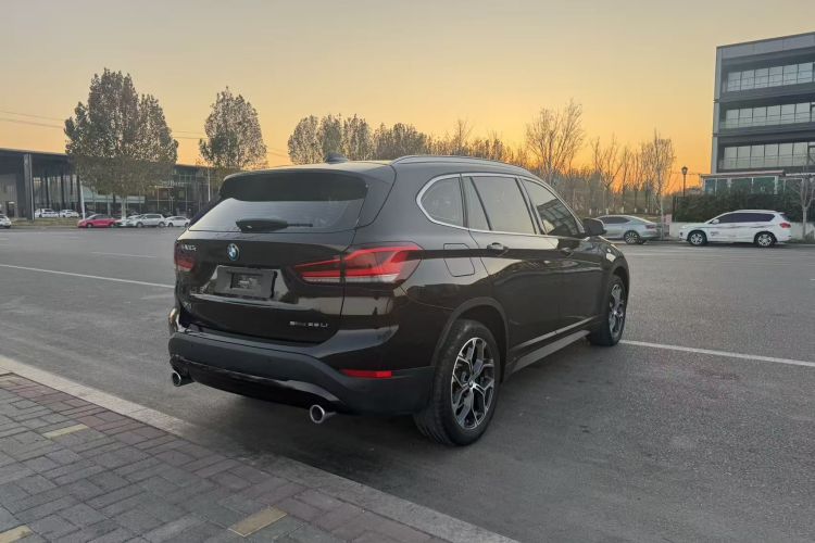 宝马X1 2020款 sDrive25Li 领先型车身外观6006