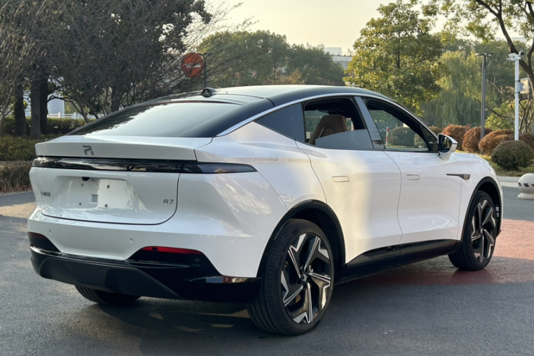 飞凡汽车 飞凡R7 2025款 长续版车身外观6006