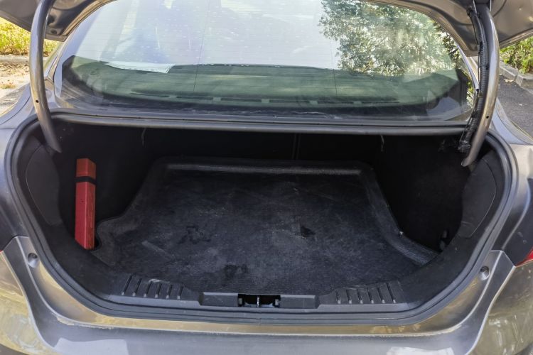 福特 福克斯 2012款 三厢 1.6L 自动风尚型局部细节23