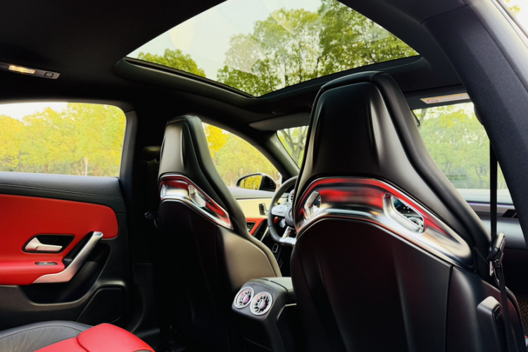 奔驰CLA AMG 2023款 AMG CLA 45 S 4MATIC+中控内饰7002
