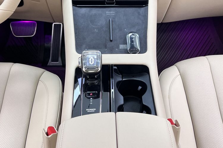 鸿蒙智行 问界M7 2024款 1.5T 智驾四驱Max版 5座中控内饰7003