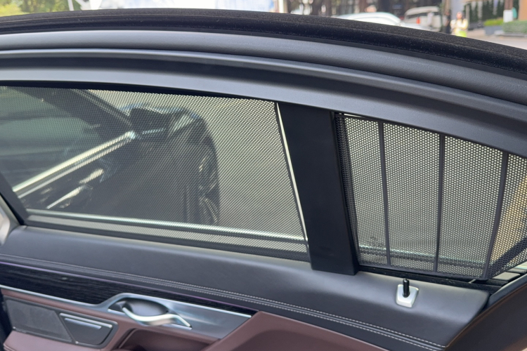 宝马7系 2019款 730Li M运动套装中控内饰7010