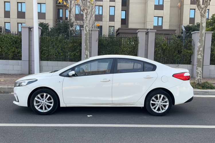 起亚K3 2017款  1.6L 自动15周年特别版GLS车身外观6001