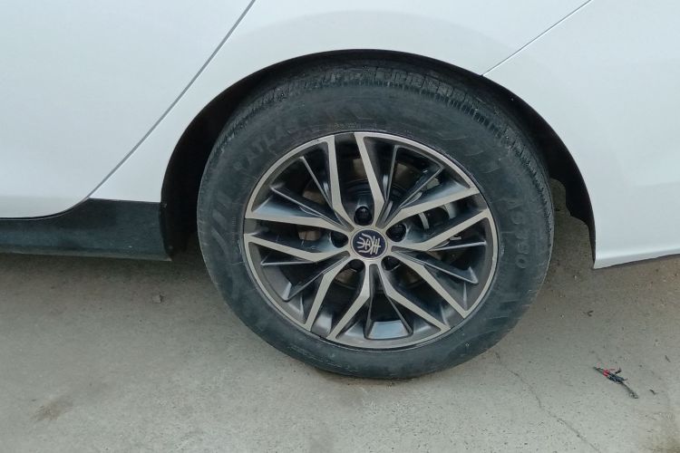 比亚迪 秦PLUS 2021款 EV 400KM 豪华型车身外观6006