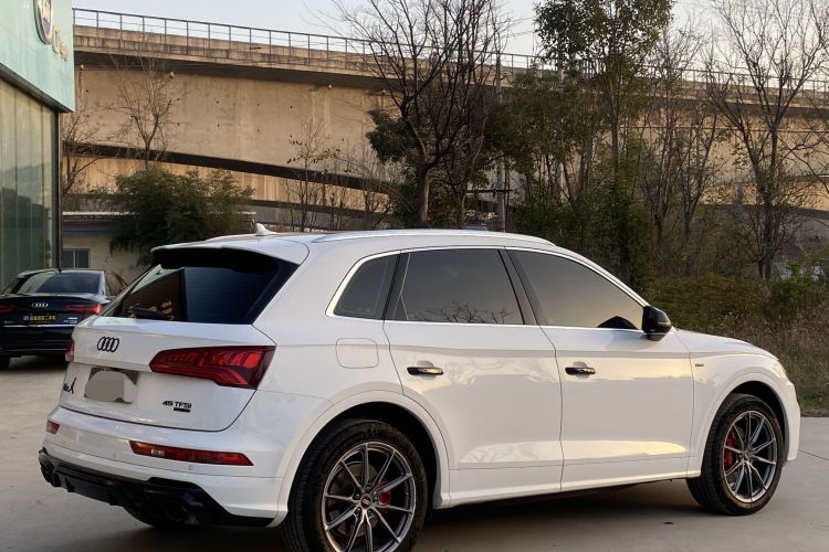 奥迪Q5L 2018款 45 TFSI 尊享时尚型 国VI车身外观6005