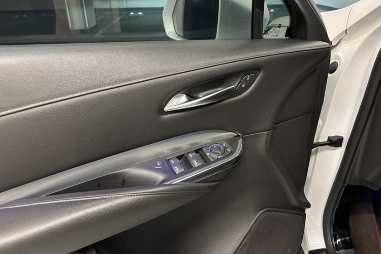 凯迪拉克XT4 2018款 28T 两驱领先型中控内饰7002