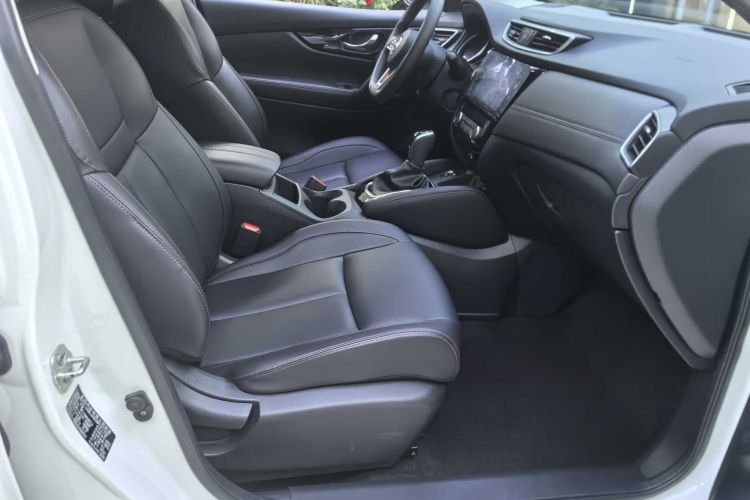 日产 逍客 2023款 经典 2.0L CVT XV舒适版中控内饰7007