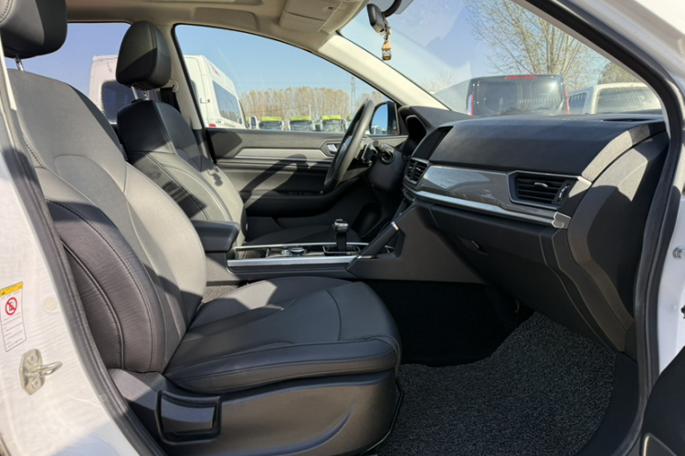 哈弗H6 2018款 红标 运动版 1.5T 自动两驱精英型中控内饰7004