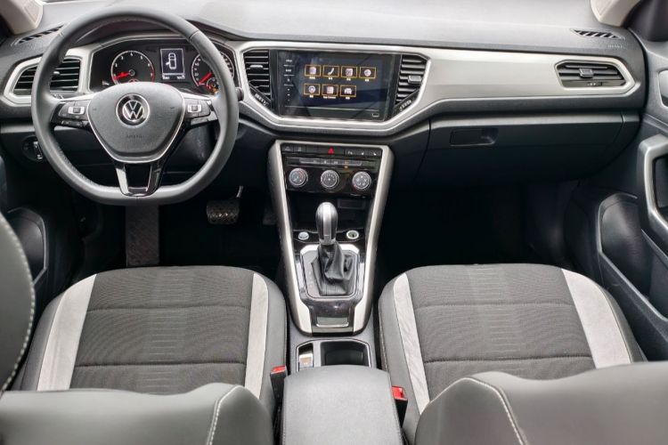 大众 T-ROC探歌 2022款 280TSI DSG两驱精英PLUS中控内饰7004