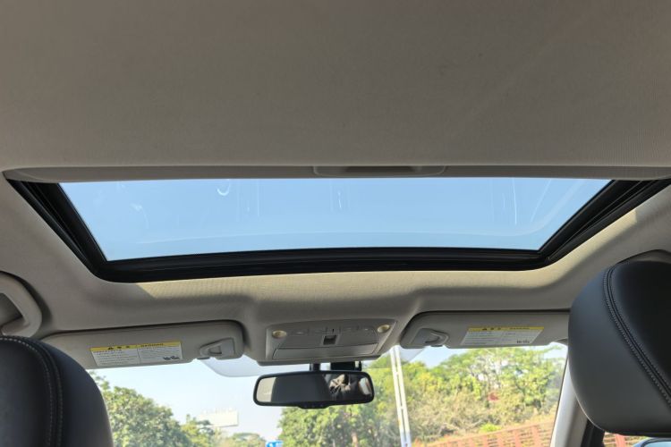 英菲尼迪Q50L 2018款 2.0T 逸享版 国VI中控内饰7013