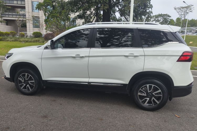 东风风行 风行T5 2022款 盛世款 1.6L 手动筑梦版五座车身外观6008