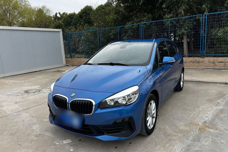 宝马2系旅行车 2018款 218i 时尚型车身外观1