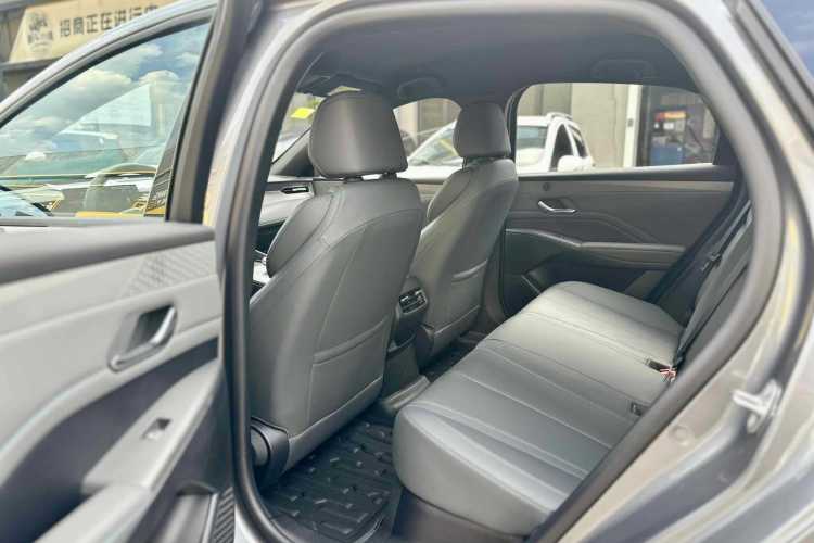 比亚迪 秦PLUS 2025款 DM-i 智驾版 55KM领先型中控内饰7007