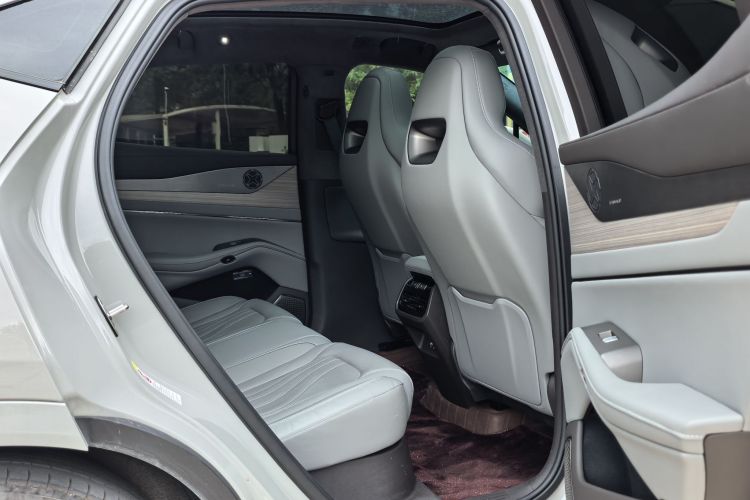 腾势N7 2023款 长续航性能Max版中控内饰7004