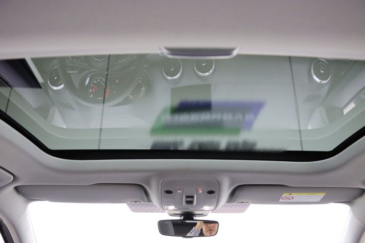 奥迪Q2L 2022款 35 TFSI 时尚致雅型中控内饰7011