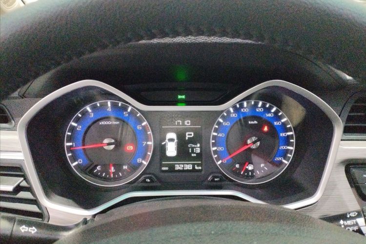 吉利汽车 远景X3 2017款 1.5L 自动尊贵型中控内饰15