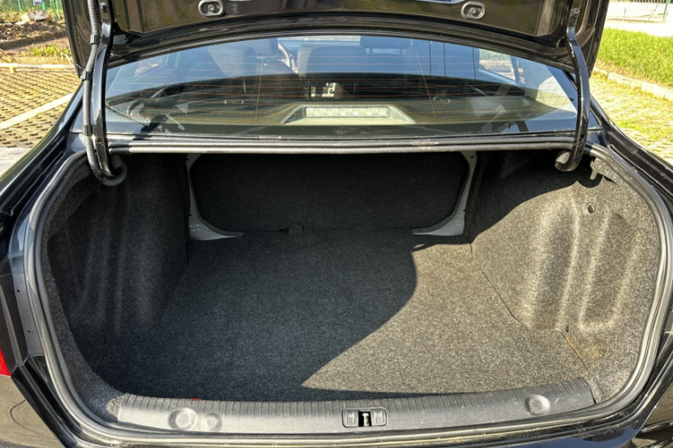 大众 朗逸 2013款 改款经典 1.6L 手动风尚版局部细节23