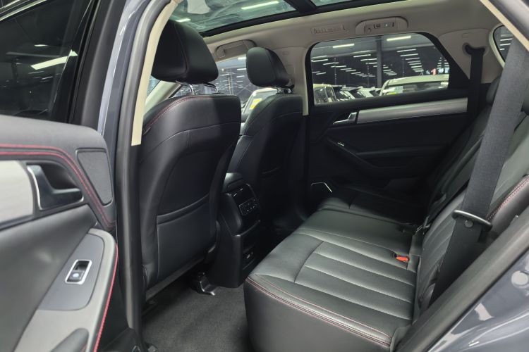 比亚迪 唐新能源 2018款 DM 2.0T 全时四驱智联创睿型 7座 国V中控内饰7004