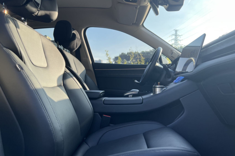 鸿蒙智行 问界M5 2022款 增程后驱标准版中控内饰7005