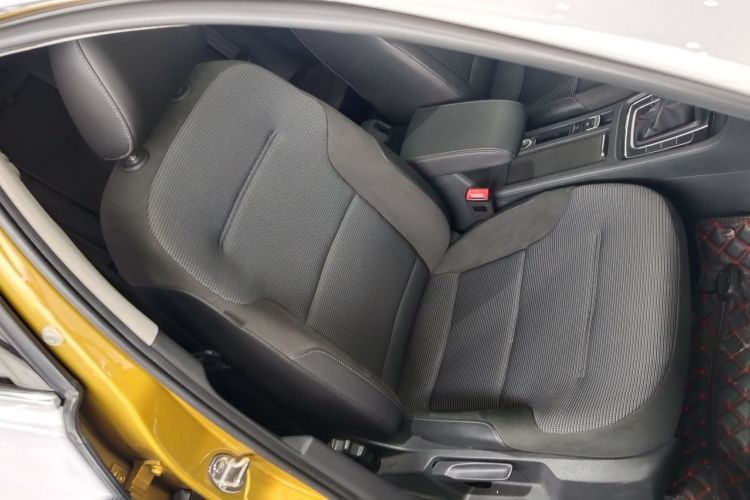 大众 高尔夫 2019款 280TSI DSG舒适型 国VI中控内饰7008