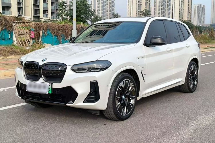 宝马iX3 2024款 创领型车身外观1