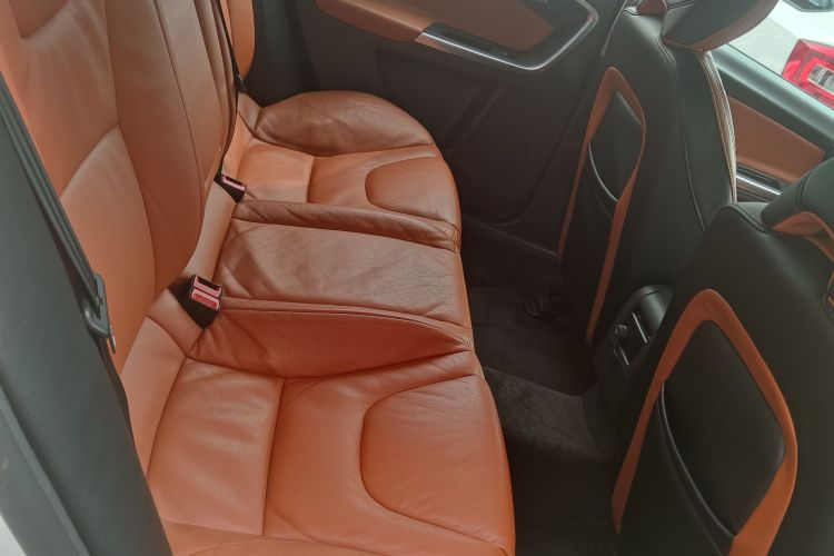 沃尔沃S60 2015款 S60L 2.0T 智行版中控内饰7010