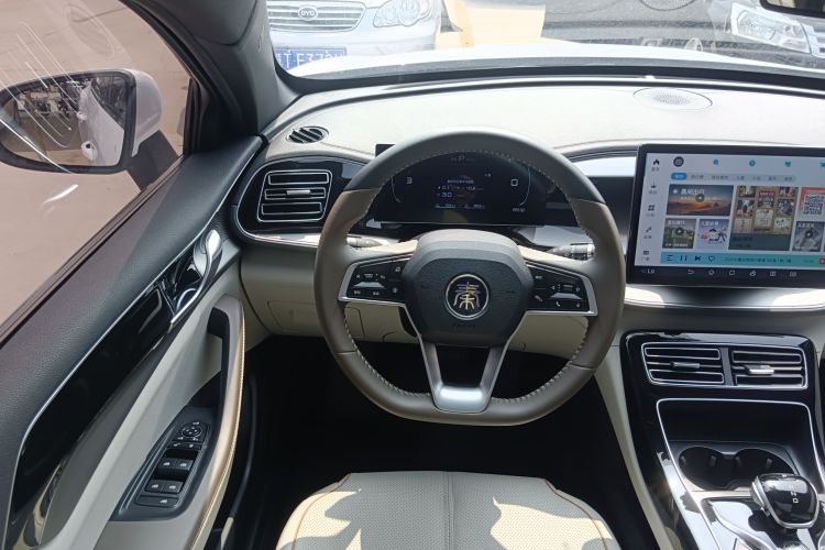 比亚迪 秦PLUS 2023款  冠军版 DM-i 120KM超越型中控内饰7003