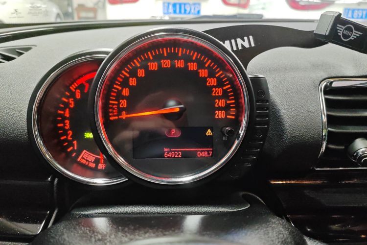 MINI Clubman 2016款 改款 1.5T COOPER 鉴赏家版中控内饰15