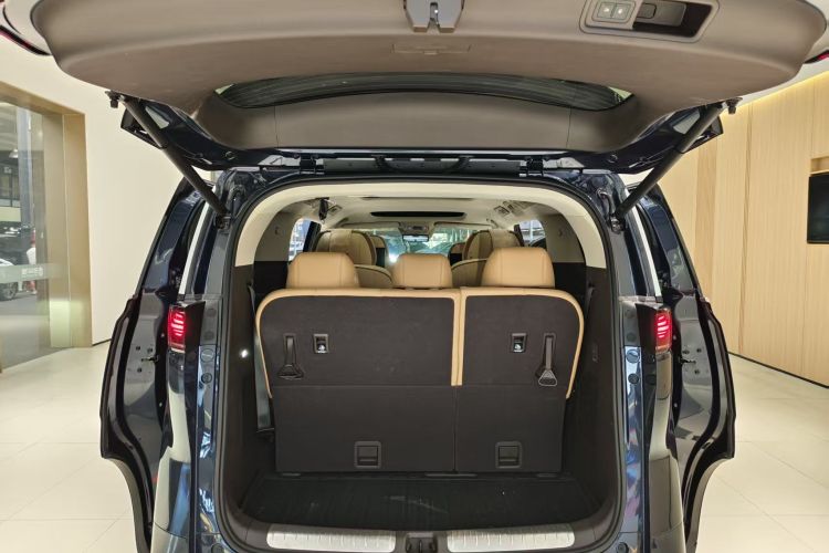 腾势D9 2024款 DM-i 980 四驱旗舰型中控内饰7006