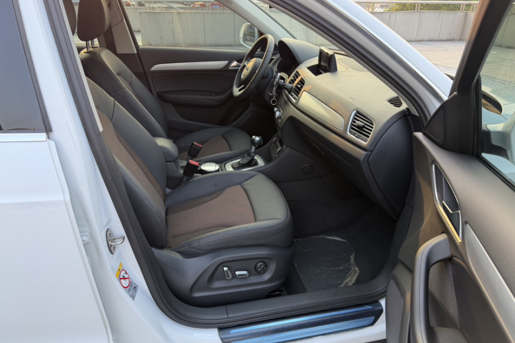 奥迪Q3 2017款 30 TFSI 时尚型局部细节41