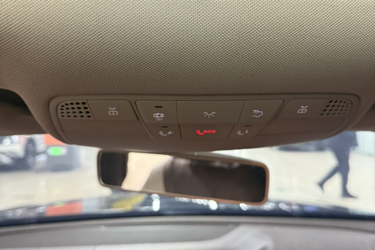 奔驰E级 2018款 改款 E 200 L局部细节9006