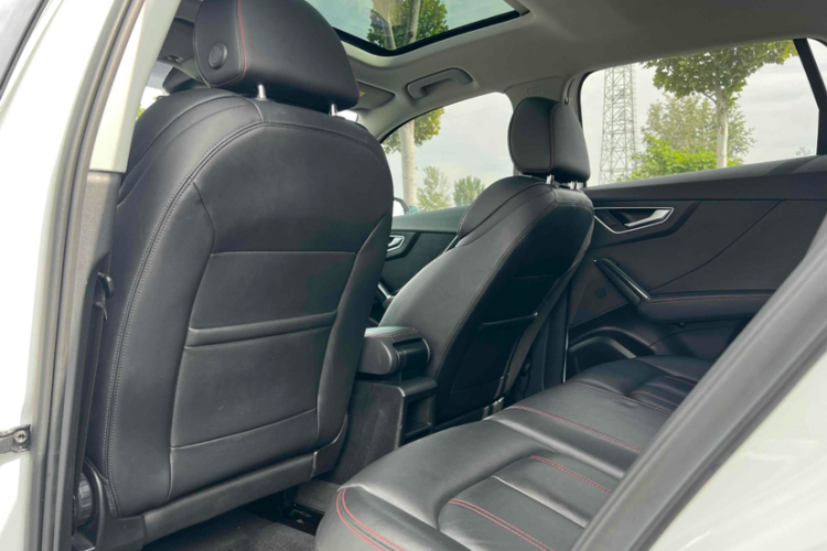 奥迪Q2L 2024款 35TFSI 进取动感型中控内饰7003