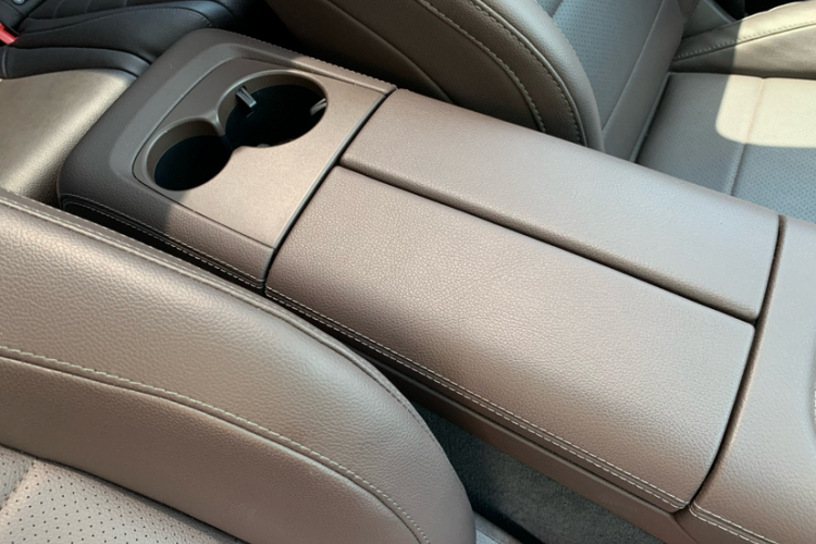 奔驰GLE 2023款 GLE 350 4MATIC 时尚型中控内饰7014