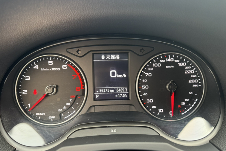 奥迪A3 2018款 30周年年型 Sportback 35 TFSI 进取型中控内饰15