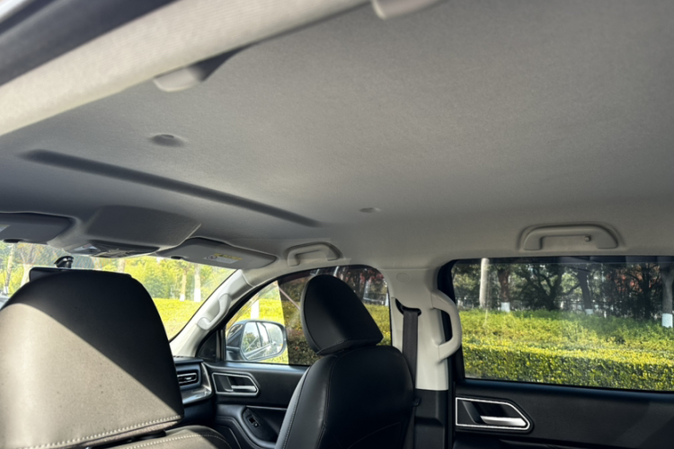 长城 炮 2023款 2.0T商用版自动柴油两驱精英型长箱GW4D20M局部细节22