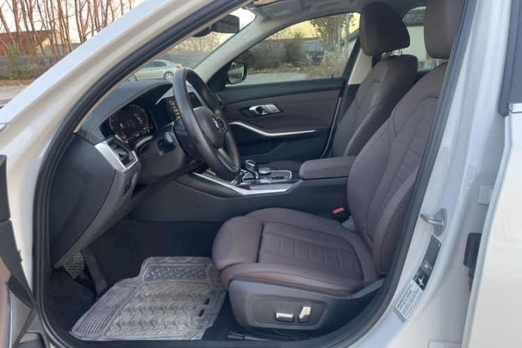 宝马3系 2021款 改款二 325Li M运动套装局部细节9004