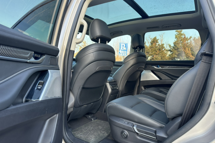 上汽大通MAXUS D90 2017款 2.0T 自动两驱 天王星中控内饰7002