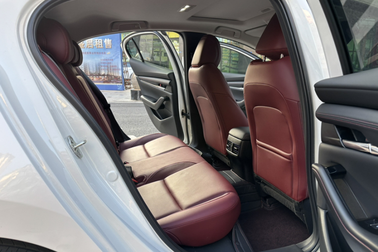 马自达3 昂克赛拉 2023款 2.0L 自动质雅版中控内饰7009