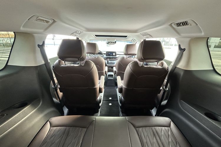 别克GL8 2023款 陆上公务舱 652T 豪华型中控内饰7006