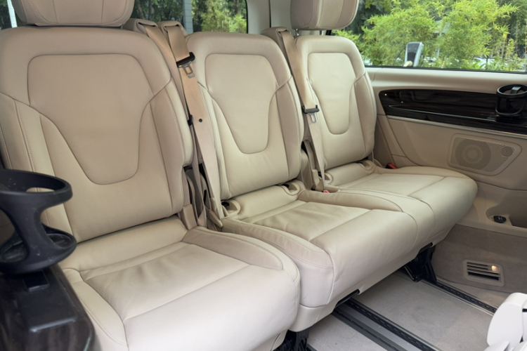 奔驰V级 2016款 V 260 领航版中控内饰7014