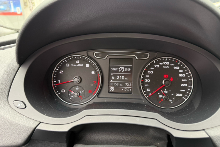 奥迪Q3 2015款 35 TFSI 百万纪念智领型中控内饰15