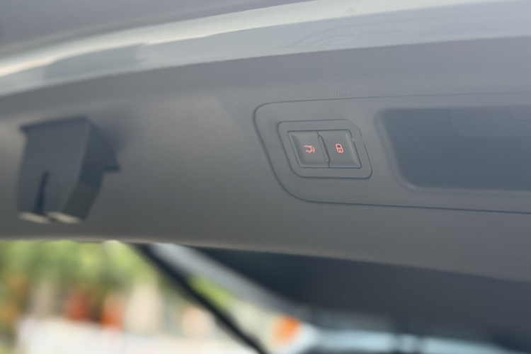 比亚迪 护卫舰07 2023款 DM-i 205KM 旗舰型局部细节9011