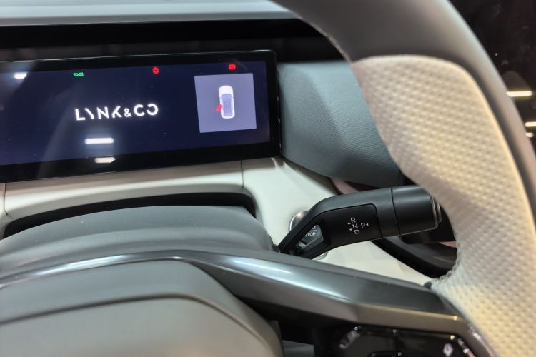 领克06 EM-P 2023款 EM-P 126长续航Halo局部细节18