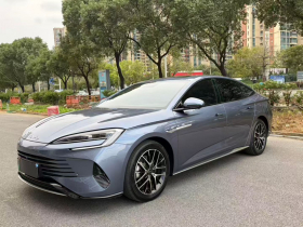 比亚迪 海豹 2023款 DM-i 1.5L 121km 豪华型