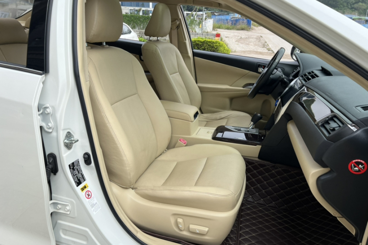 丰田 凯美瑞 2015款 2.0G 领先版局部细节41