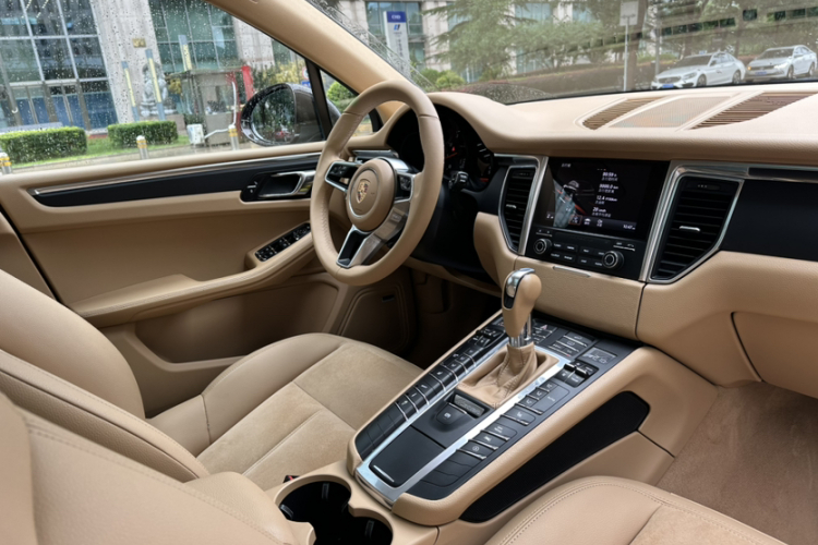 保时捷 2017款  Macan 2.0T中控内饰7004
