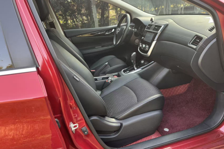 日产 骐达TIIDA 2016款 1.6L CVT智行版中控内饰7004