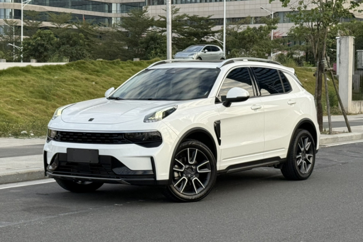 领克01 2021款 2.0TD 两驱型Pro车身外观1