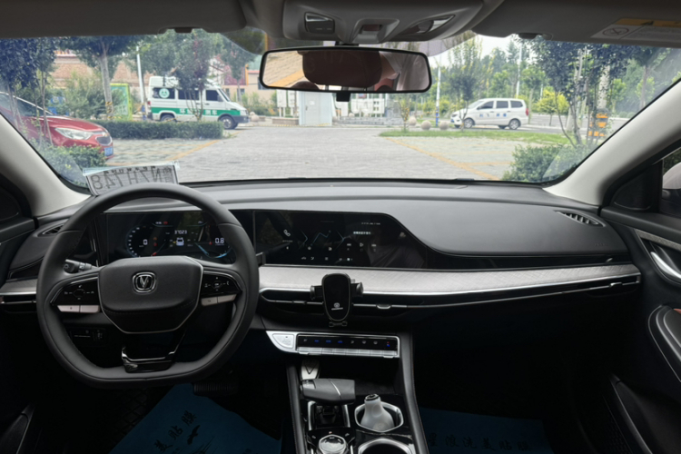 长安 逸动 2023款 畅享版 PLUS 蓝鲸NE 1.4T GDI DCT尊贵版中控内饰7002